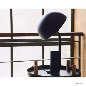 Lampa stołowa Cap z regulowanym kloszem w nowoczesnym stylu
