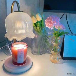 Lampa stołowa w stylu romantycznym z funkcją topnienia wosku