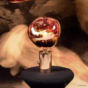 Lampka stołowa Melt w stylu nowoczesnym z miedzianą kulą