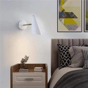 Nowoczesna industrialna lampa ścienna regulowana do sypialni