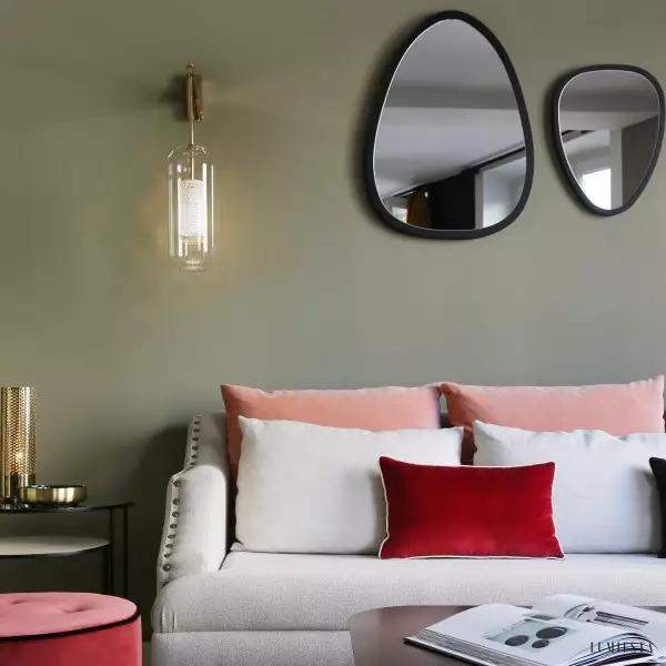 Lampa ścienna Vadim minimalistyczna z szklanym kloszem