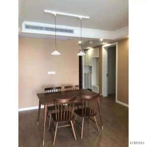 Lampa wisząca z ceramiki w kształcie plisowanej spódnicy