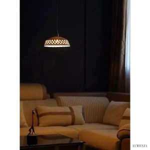 Ażurowa lampa ceramiczna z ręcznie rzeźbionym kloszem