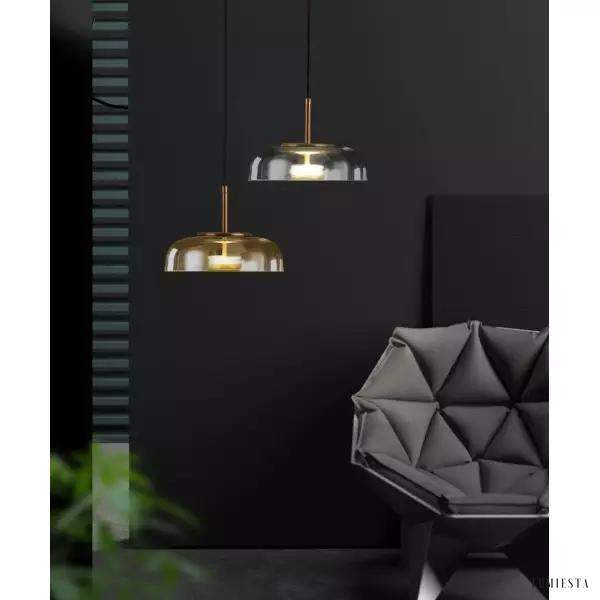 Klasyczna szklana lampa wisząca w minimalistycznym stylu