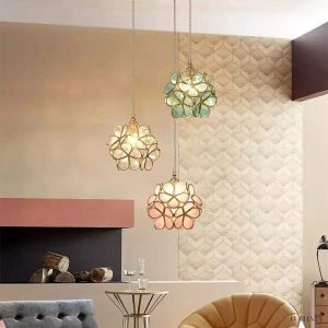 Lampa wisząca w kształcie płatków kwiatu z miedzią