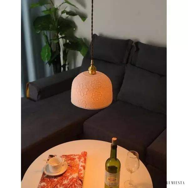 Ceramiczna lampa wisząca z kwiatowym wzorem do wnętrz