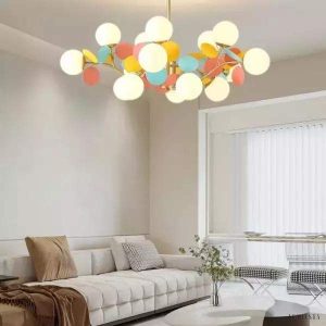 Lampa wisząca w kształcie kulek w pastelowych kolorach