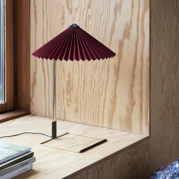 Lampka stołowa Matin z plisowanym kloszem w różnych kolorach