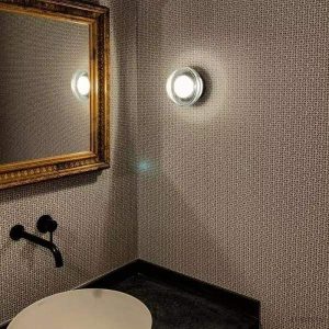 Lampka ścienna Roc z metalowo-szklanym wykończeniem