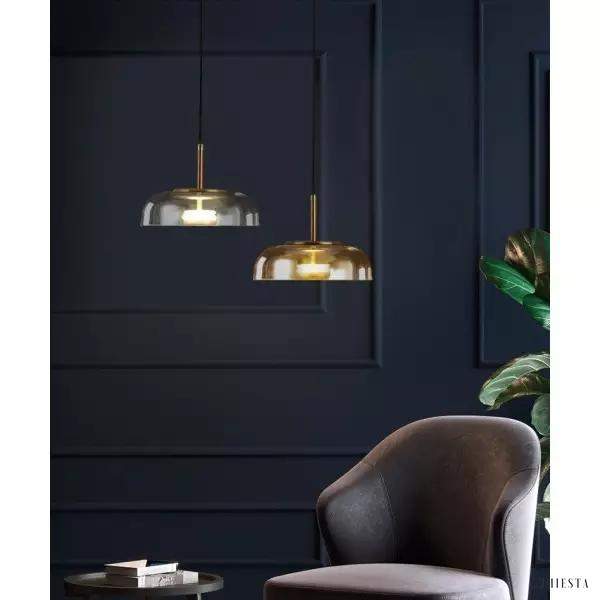 Klasyczna szklana lampa wisząca w minimalistycznym stylu