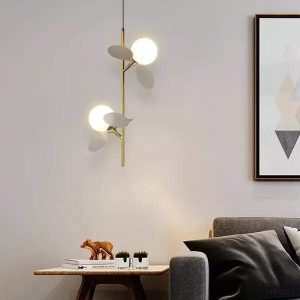 Wielokolorowa lampa wisząca szklana kula w designie liścia