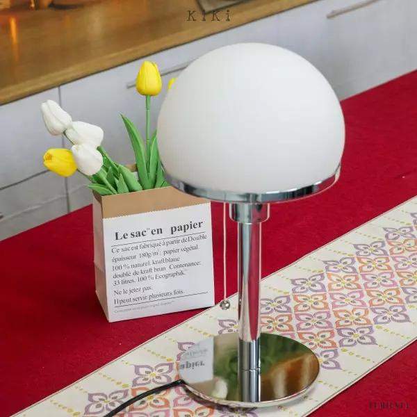 Lampa stołowa Bauhaus Wagenfeld z szklanym kloszem