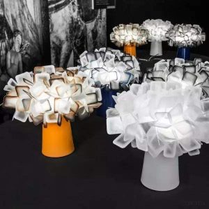 Lampa stołowa Slamp Clizia w kształcie kwiatów biała