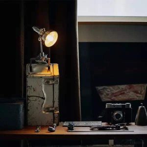 Retro lampa klipsowa industrialna w stylu retro