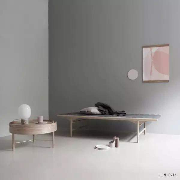 Lampa stołowa JWDA z opalowym kloszem w nowoczesnym stylu