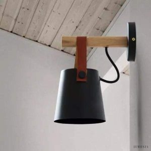 Lampa ścienna LED w skandynawskim stylu z drewnianym wykończeniem