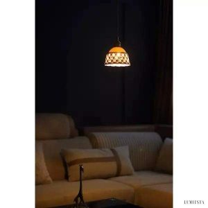 Ażurowa lampa ceramiczna z ręcznie rzeźbionym kloszem