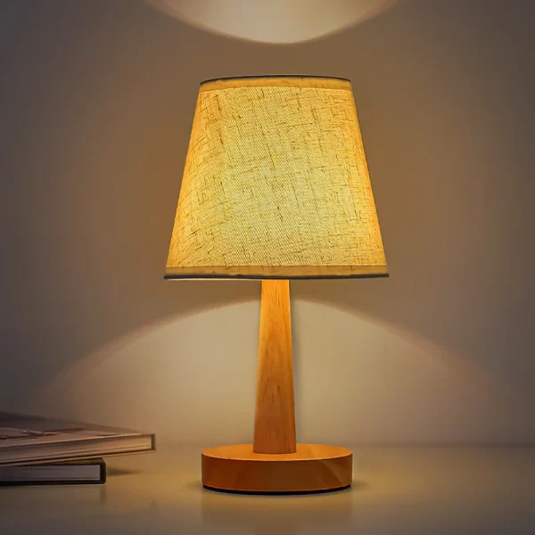 Lampa stołowa z tekstylnym abażurem w naturalnym stylu