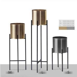 Elegancki metalowy stojak na doniczkę w nowoczesnym stylu