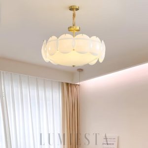 Lampa sufitowa Selene w stylu mosiężnym z szklanym kloszem