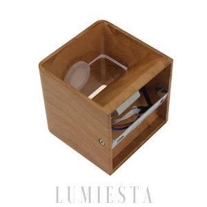 Skandynawska drewniana lampa ścienna kwadratowa