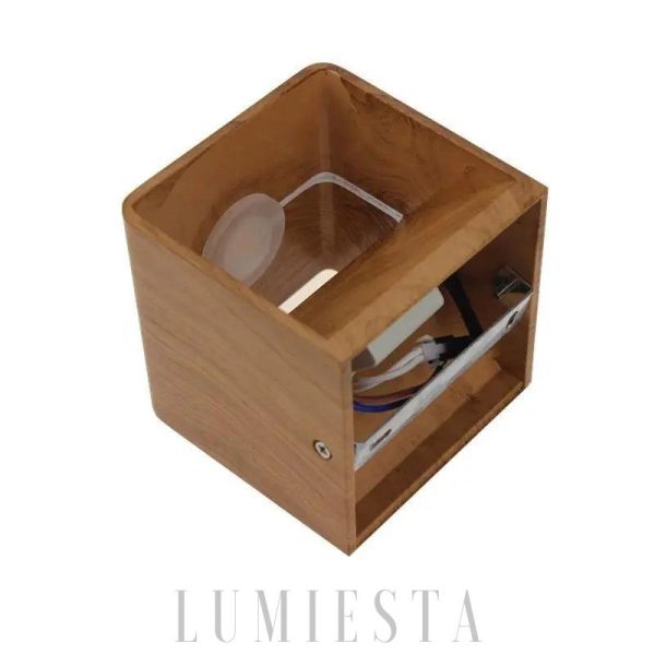 Skandynawska drewniana lampa ścienna kwadratowa