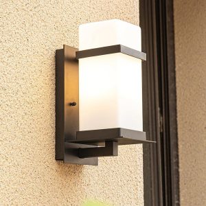 Lampa ścienna zewnętrzna McDade Glass kwadrat 32 cm czarna