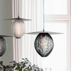 Gubi - Lampa wisząca w różnych kolorach i rozmiarach