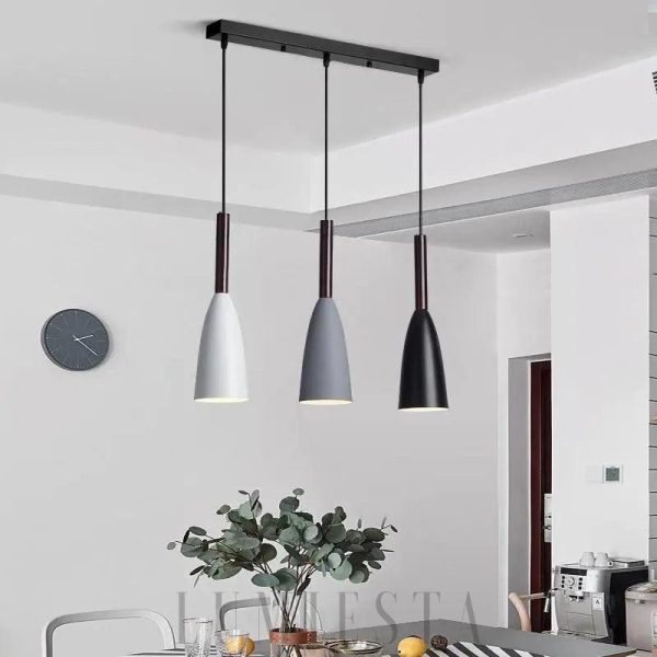 Wisząca lampa trójramienna w nowoczesnym stylu