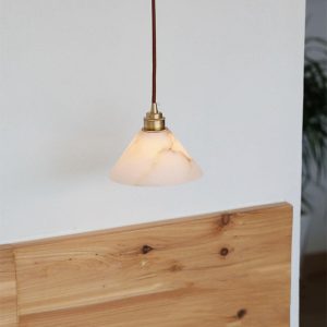 Monna - Stożkowa lampa wisząca z alabastru, mosiądz 18cm