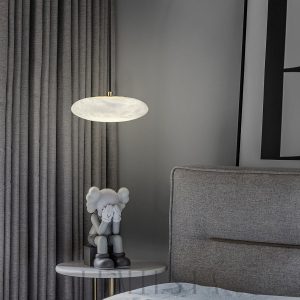 Tongotdi - Elegancka lampa wisząca: marmur i mosiądz