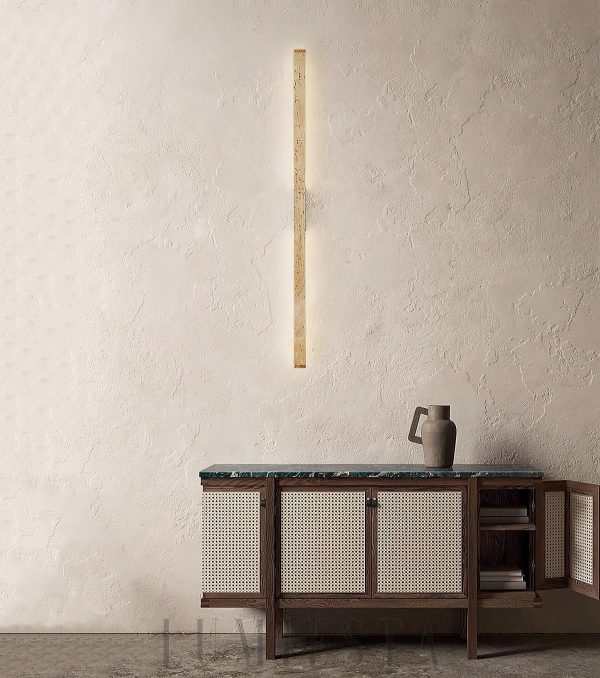 Długa wąska lampa ścienna z trawertynu 86cm beżowa