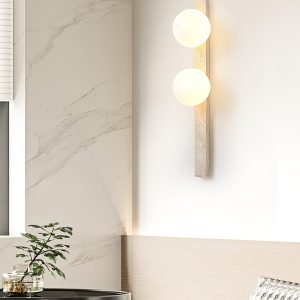 Verty - Pionowy kinkiet trawertynowy z kulistymi kloszami 95 cm