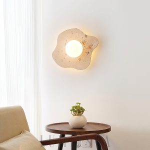 Trawertynowy kinkiet beżowy organiczny kształt 27cm