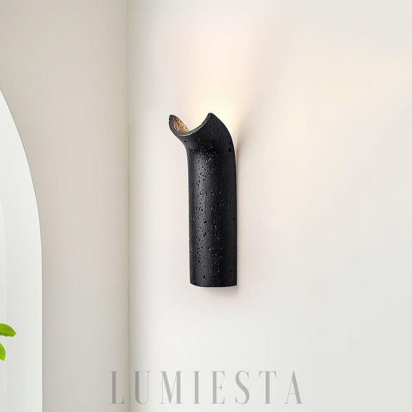 Kinkiet Hobart z trawertynu zakrzywiony ciepłe światło