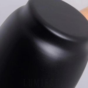 Skandynawska lampka nocna z minimalistycznym kloszem