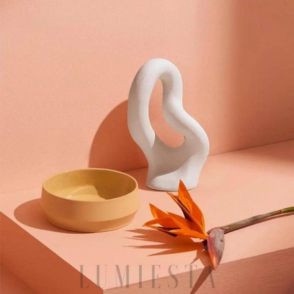 Elegancki biały ceramiczny wazon 12–14 cm