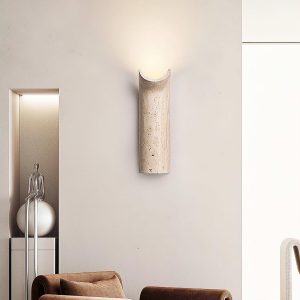 Kinkiet Hobart z trawertynu zakrzywiony ciepłe światło