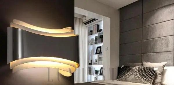 Lampa ścienna w stylu nowoczesnym z eleganckim kształtem