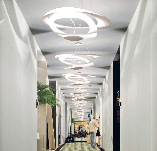 Efektowna spiralna lampa wisząca Pirce LED