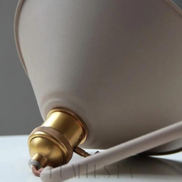 Skandynawska lampa ścienna ze stożkowym kloszem