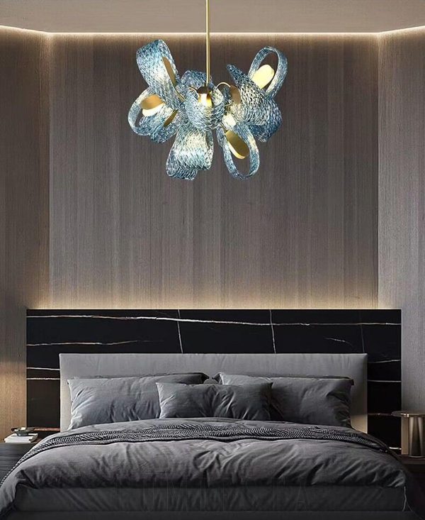 Warwick - Żyrandol niebieskie szkło, płatki, mosiężny 60 cm