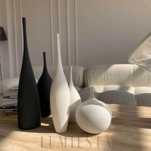 Stylowe ceramiczne wazony — elegancka dekoracja wnętrz