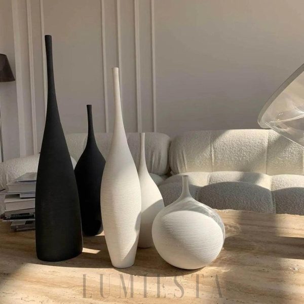 Stylowe ceramiczne wazony — elegancka dekoracja wnętrz