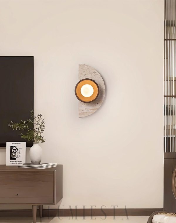 Halvora - Lampa ścienna półokrągła z trawertynu i drewna