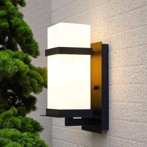 Lampa ścienna zewnętrzna McDade Glass kwadrat 32 cm czarna