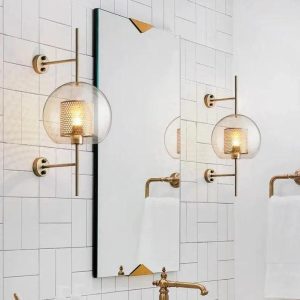 Lampa ścienna w stylu skandynawskim z kloszem szklanym