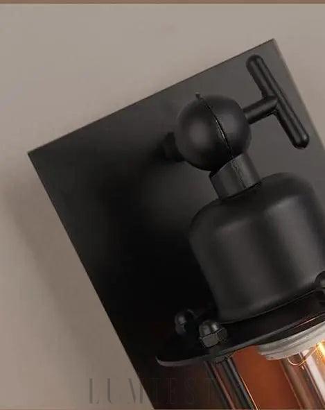 Stylowe lampy ścienne industrialne z przezroczystym kloszem