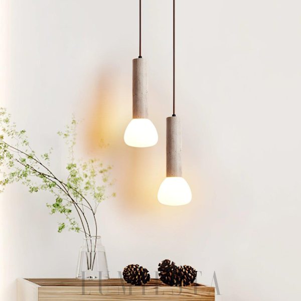 Lampa wisząca z travertynu w minimalistycznym stylu beżowa