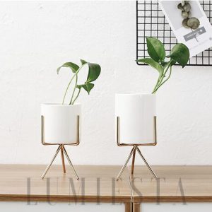 Eleganckie potrójne stojaki na doniczki — biało-złote